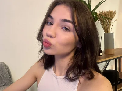 Kelly_Haren smile Pic 3