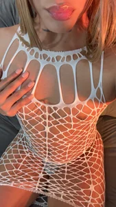 Tear my dirty dress papi ✨💦 de Dreams_Chloe  4 photos