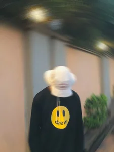 Public de SM24xhosaguy  2 Imagens