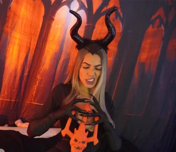 PlayfulShow kullanıcısının Your favorite little nightmare. 😈 albümü -  fotoğraf