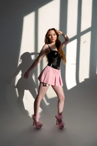 KeiraAstiのglamourの 4枚の写真