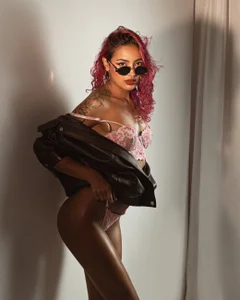 Violetta_Leon kullanıcısının Sexy jacket albümü -  6 fotoğraf