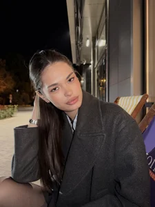 Public de Mia_Nixon_  3 Imagens