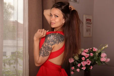 lady in red od AlexiaDarren  4 snímek