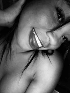 Sophia-Gomezz Public  5টি ছবি