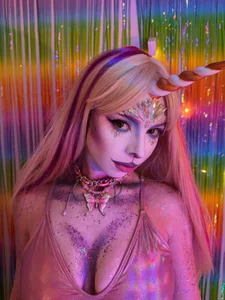 ElisabethDavis: U N I C O R N 🦄 ( 5 фото)