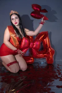 melaniecooperrのHAPPYYY BIRTHADAY🔥💥✨の 4枚の写真