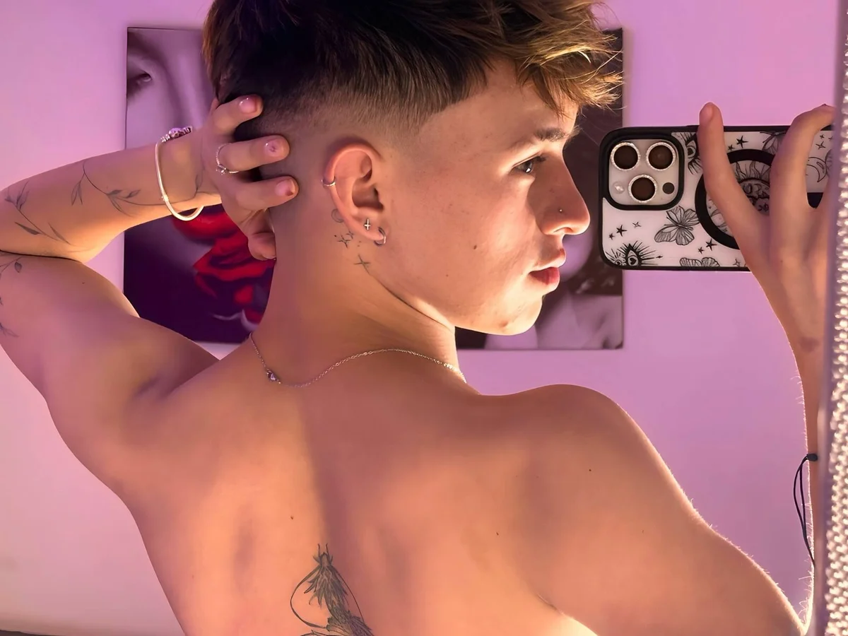 صور LiamWildx20 الرائجة  4928