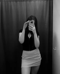 GillianDowdey B&W Poză 2