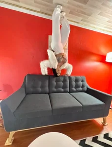 kiim_taaylor UPSIDE DOWN Pic 2