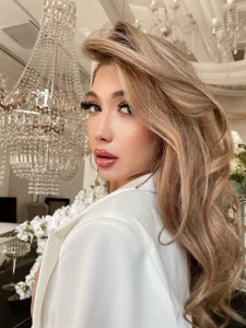 Martina_Isseee White Classics GIrl Kuva 2