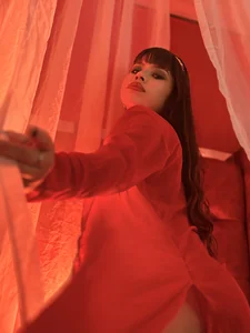 Raven_LuxxのYOU WON'T BE ABLE TO RESIST MY CURVES🔥の 2枚の写真