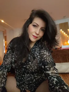 allie_pearl kullanıcısının Elegant yet fiery albümü -  9 fotoğraf