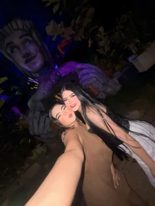 Emily_Black1のMe with my girl @dollsweety 💕の 3枚の写真