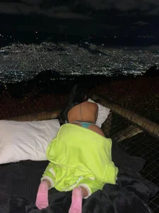 meghan_travisのcome with me to see this great view 😘💥の枚の写真