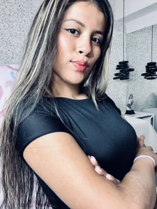 EMILIIA_RICHTER__ KISSES LOVES🥰😘😘 Immagine  6