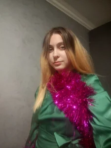 ElizabethSut Public Foto