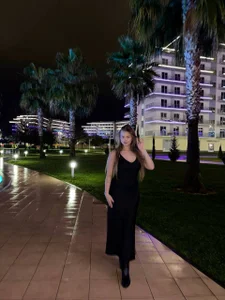 _tulipI8_Jess_beautiful In restaurants Pic 2