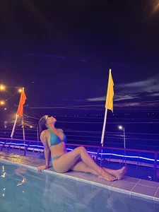 AsianFuckGirl69 Public Gambar
