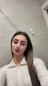 MableHort My reflection Pic 4