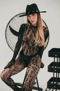 laurencarter1 ⚡Lace & Power⚡ Kuva 3