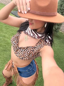 Marilyn_Mulata Sexy cowgirl 🤠🍑🔥 - {count, plural, one {תמונה אחת} two {שתי תמונות} many {# תמונות} other {# תמונות}}