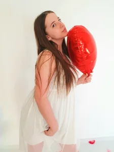 ElizabethBronks Valentine's Day 🥰 Pic 7