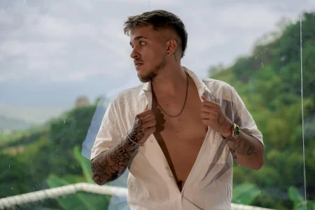 keane_lee_ 💚 Green eyes, dangerous intentions. Immagine 