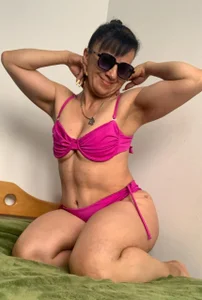 clara_heat Body in temptation 🔥 Foto 2