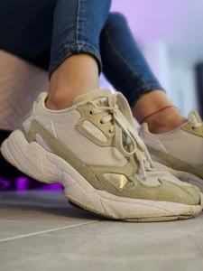 Angela_donnato My dirty and stinky shoes Immagine  4