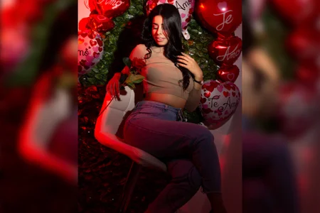 emma_castilloo Would you be my Valentine? 💞 Pic