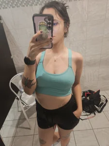 Happiiheels: Public ( 5 фото)