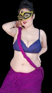 Alisha's Hot Saree x Temptation de Alisha95  5 photos