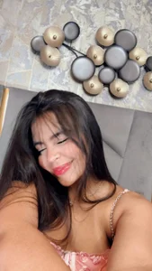 KimDevinne “My smile is sweet… my look not so much.” Pic