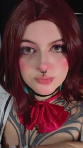 Momo Ayase! 🖤 de Mariana_velezz  Imagens