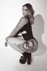 Emmazane_: Emma ❤️ ( 2 фото)