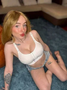 BabyyyLunaX Mini-Jeans! 🥵  5টি ছবি