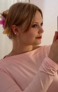 Zdjęcia Essie_Fanning meow:  2