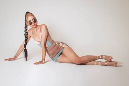 LillyThompson Welcome to paradise Immagine 