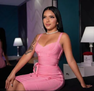 KhloeBellini Public Pic