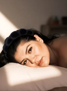 KarlaTesg new photo section зображення