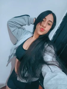 Mia_collins5 💋😉I'm new here... don't hesitate to follow me and enjoy me love💋😉 Hình