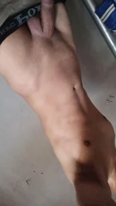 Nude od SerriLDey  4 snímek