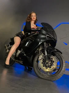 ElzaBlis The leather squeaks, the engine warms up... and so do I 🔥 Pic 5