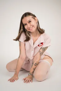 AnybunyのSexy Nurseの 9枚の写真