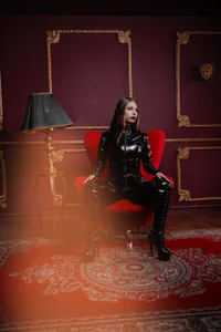 GoddesLeila With just my gaze, I dominate you. Kuva 2