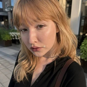 RolandaWammack Blonde 2 version👩🏼 Pic 2