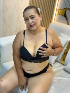 AnaVelveet Public Pic 5