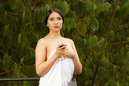 Isa_And_Natasha Wine With Isa صورة واحدة|Isa_And_Natasha Wine With Isa صورتان|Isa_And_Natasha Wine With Isa  3 صور|Isa_And_Natasha Wine With Isa  3 صورة