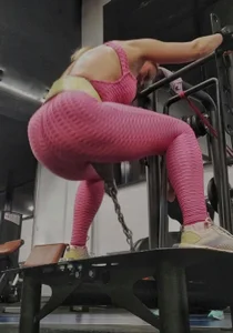 MuscleXXXBarbie: Public ( 9 фото)